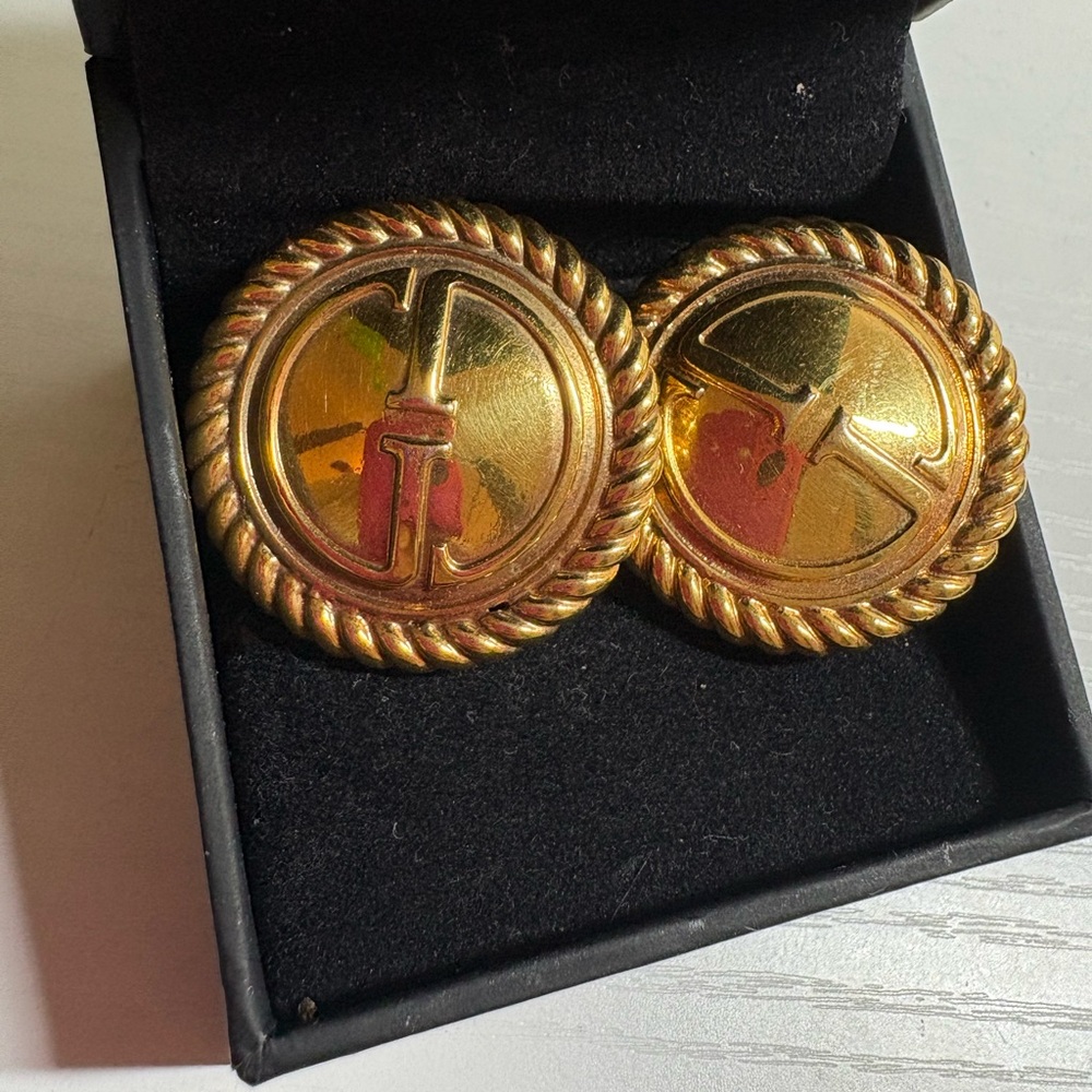 Vintage Gucci clip on earrings